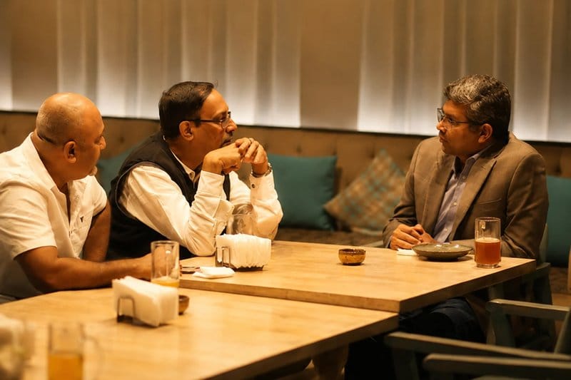 Colleagues in conversation